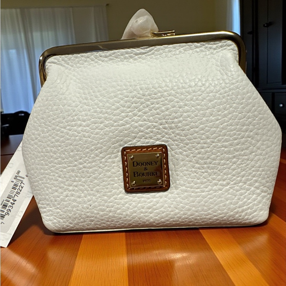 Dooney & Bourke White Leather kiss lock coin purse Women's. Rare color